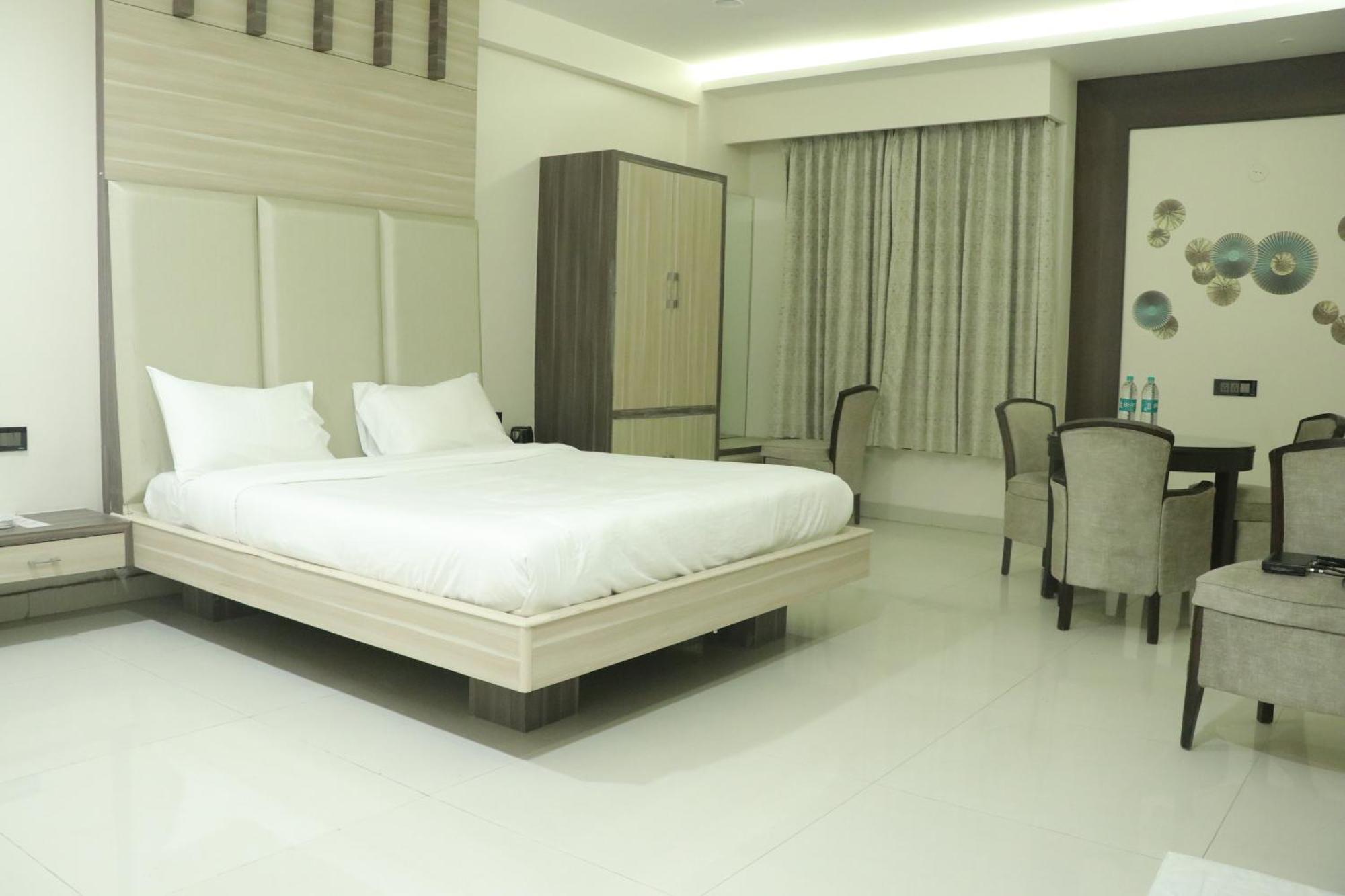 Pt Moolraj Residency Otel Una  Dış mekan fotoğraf